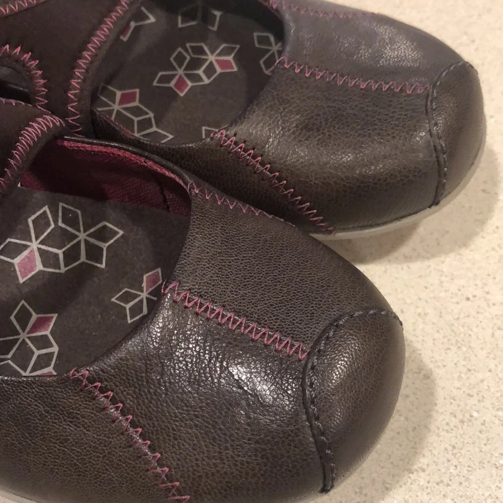 MERRELL PLIE LEATHER PERFORMANCE FOOTWEAR BROWN SIZE 7 - Picture 3 of 11